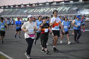 BIB: 51236, 2448
                            <button type="button" onclick="openModal(10463854)" class="btn btn-primary btn-sm float-right btn-popup" data-toggle="modal" data-target=".modal-high-quality">
                        <i class="fas fa-shopping-cart"></i> Add to Cart
                    </button>
                                            <button type="button" onclick="isThisMe(10463854, true)" class="btn btn-success btn-sm float-right btn-popup btn-isme hidden" data-toggle="tooltip" data-placement="bottom" title="นี่คือรูปของคุณใช่ไหม คลิกที่นี่เพื่อเอาเข้าอัลบั้ม">
                        <i class="fas fa-plus"></i> Add to album
                    </button>
                    <button type="button" onclick="isThisMe(10463854, false)" class="btn btn-warning btn-sm float-right btn-popup btn-isnotme hidden">
                        <i class="fas fa-ban"></i> Remove from album
                    </button>